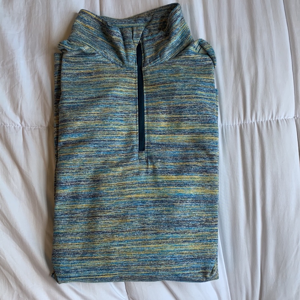 Men’s 1/4 zip Lululemon long sleeve